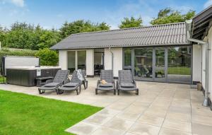 4 Bedroom Lovely Home In Tarm