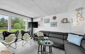 4 Bedroom Lovely Home In Tarm