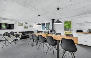 4 Bedroom Lovely Home In Tarm