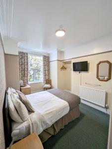 The George Guest House