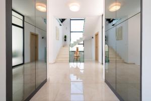 Luxury Villa Olivetum with Heated Pool, Sea View & Sauna - Okrug Gornji