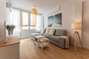 Malaga Lux Oasis - Modern 3BR, Fast WiFi, SmartTV
