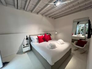 NEW Ground Floor apt and PATIO