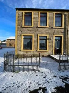 M Rooms - entire 1 bedroom, furnished pub flat - Kirk of Shotts