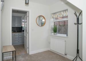 Stylish 3 Bed House Near Hospital, Racecourse, Free Parking
