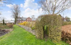 7 Bedroom Awesome Home In Rønde