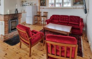 3 Bedroom Pet Friendly Home In Källby