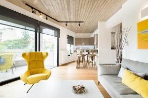 The HostMaster Persephone Yellow Opulence 2nd floor