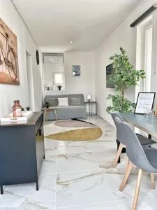 Studio neuf, terrasse privée, plage à pieds - Les Playes