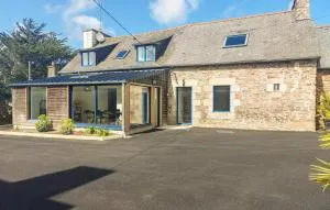 4 Bedroom Amazing Home In Plouézec - Lanloup