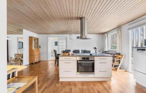 Awesome Home In Hals With Wifi