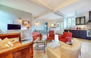 Stunning Home In Stmarguerite Dloges