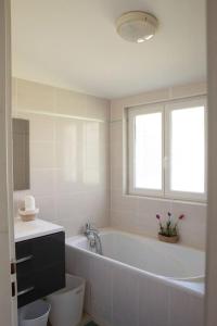 Villas Le 17M - Maison Basque d-Occitanie Clim Jardin Parking : photos des chambres