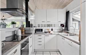 Awesome Home In Væggerløse With Sauna