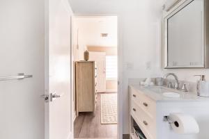 Delray Oasis: Pool, Gazebo & Beach Access