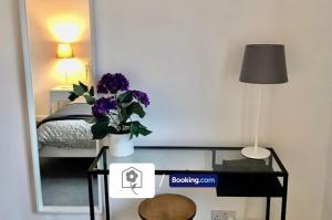 Spacious Detached Highfield House By Your Stay Solutions Short Lets & Serviced Accommodation Southampton Free Parking