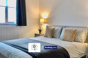 Spacious Detached Highfield House By Your Stay Solutions Short Lets & Serviced Accommodation Southampton Free Parking