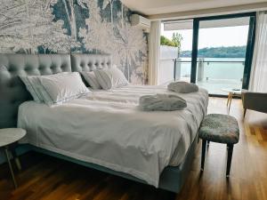 Panoramic Suite with Terrace and Lake View room in Hotel Salò du Parc