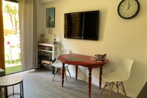 Charming refurbished cocoon with swimming pool