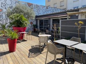 Hotels Cit'Hotel Le Chene Vert : photos des chambres