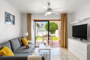 Garden Relax with Heated Pool Views FC15