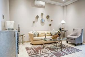 Del Moral Apartments