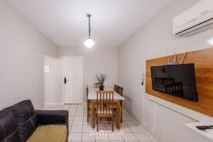 Apt quadra mar, centro de BC próx atrações EAL0704