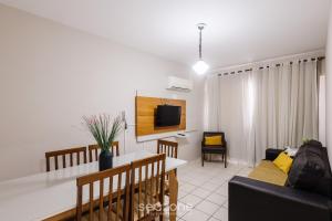 Apt quadra mar, centro de BC próx atrações EAL0704
