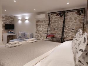 2024 Newly Renovated Apt-5 min Walk to Split Old Town