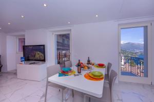 Yellow View Apartment - Happy Rentals