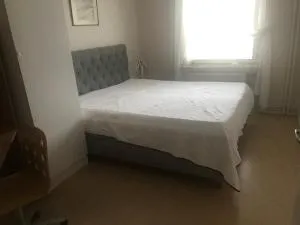 2 sovrum i en del av lägenheten - Kista