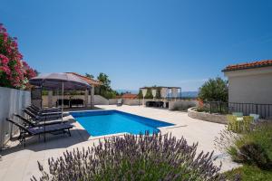 Pool House Edita - Happy Rentals