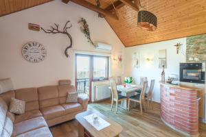 Vineyard Cottage Bahor - Happy Rentals