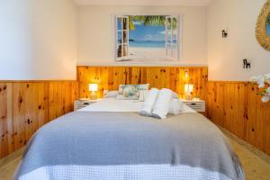 Rincón Playa, terraza y piscina