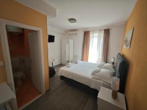 Nirvana Rooms & Apartments