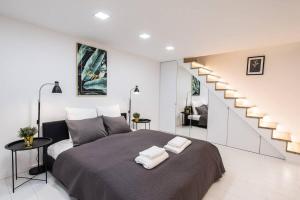 Renovated design apartment close to the Danube