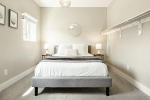 Explore OTR from a Parkside Condo - Walk to ALL