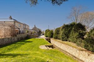 Washbrook Cottage - Hot Tub Packages Available