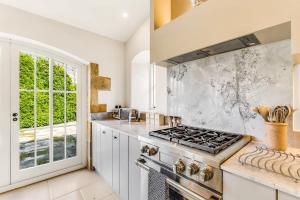 Washbrook Cottage - Hot Tub Packages Available