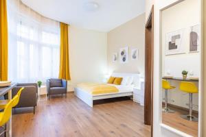 Super Central NEW Studio