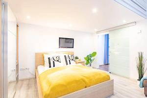 Central - Large - Comfy