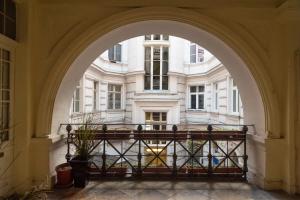 New spacious apartment at superb location