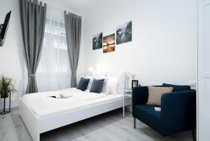 New home at exlusive central location