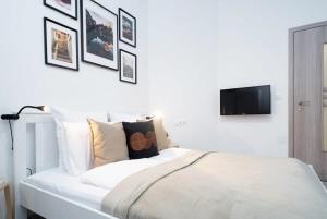 New home at exlusive central location