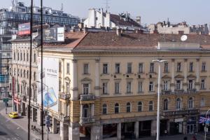 Large Apartment at Perfect Central Location