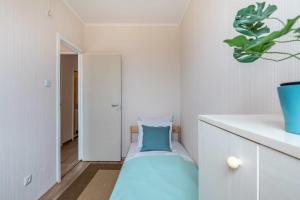 Quiet home near the center