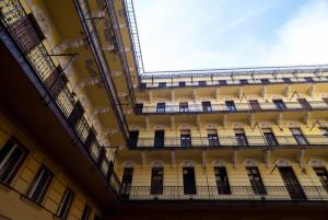 Central apartment in front of the Synagogue
