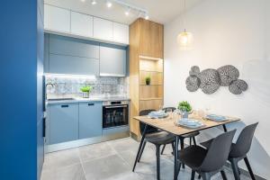 Brand new central flat