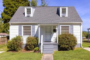 4BR House Minutes From BMS & Bristol Casino