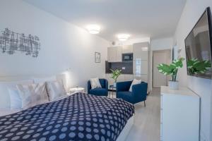 Modern apt in Authentic Central Area